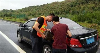 阜平永福道路救援